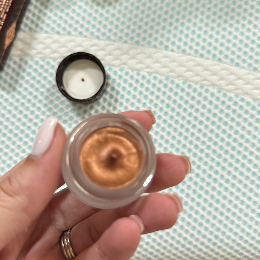 Charlotte tilbury new star gold eye shadow